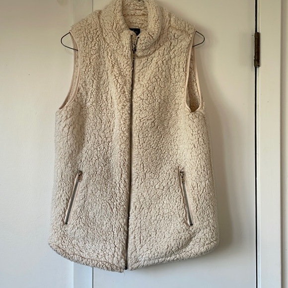 Sherpa Vest - Picture 1 of 2